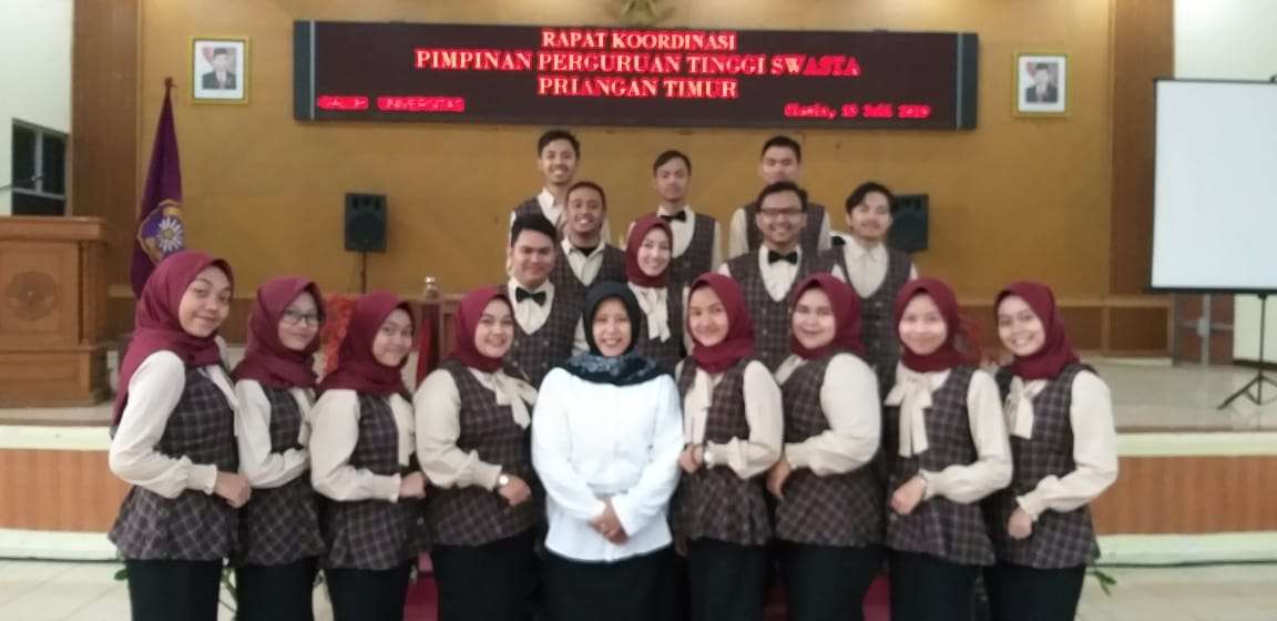 UKM Paduan Suara Universitas Galuh pada acara Rapat Koordinasi Pimpinan Perguruan Tinggi Swasta Priangan Timur, Ciamis, 15 Juli 2019