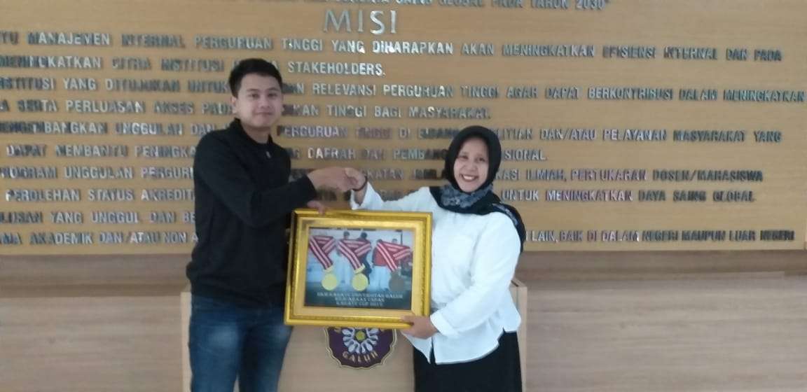 UKM Karate dengan 2 medali emas dan 1 Medali perunggu pada Kejuaraan Nasional Karate Antar Mahasiswa