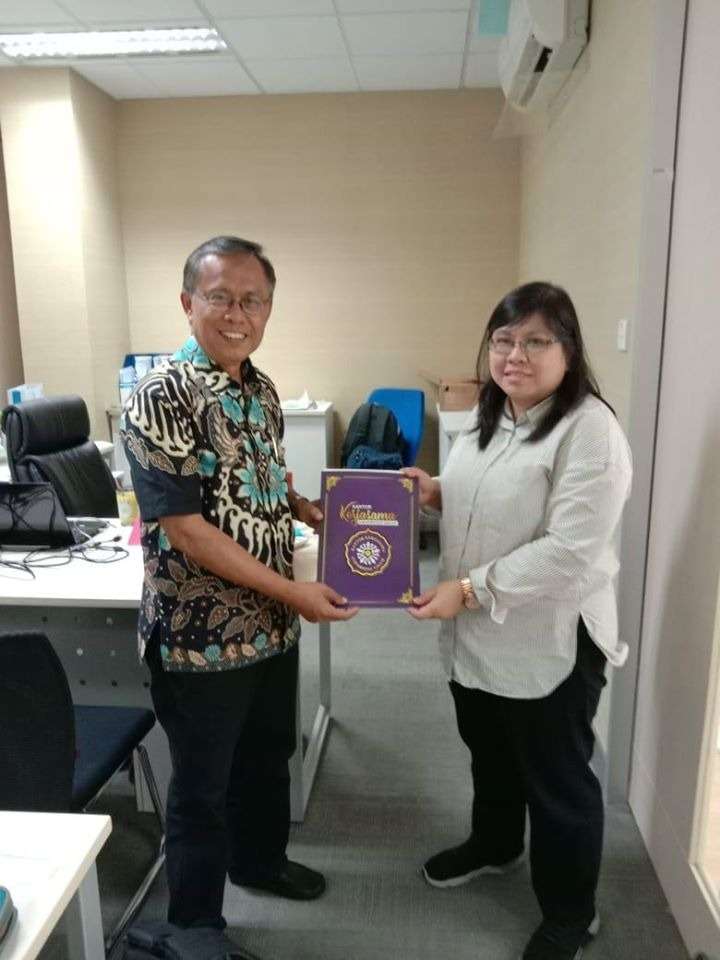 Universitas Galuh menjadi perputakaan digital untuk lebih memberikan pelayanan maksimal kepada seluruh civitas akademika Universitas Galuh dan Masyarakat luas