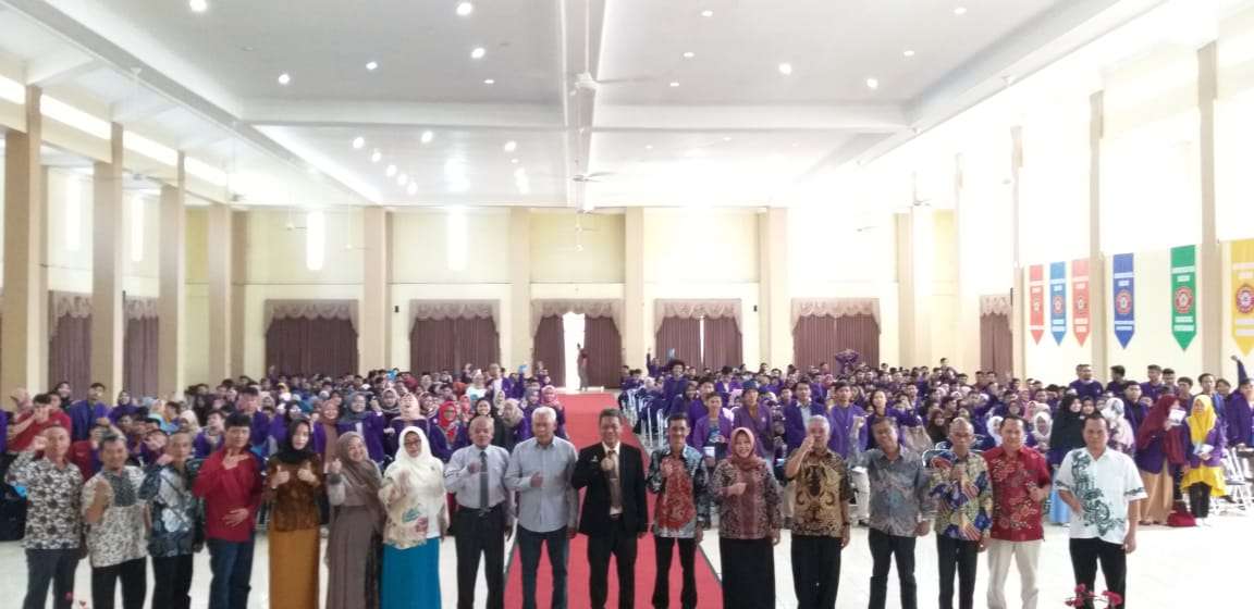 Pimpinan Universitas Galuh pada acara Pembekalan bagi peserta Kuliah Kerja Nyata (KKN) Universitas Galuh periode 1 Tahun Akademik 2019/2020