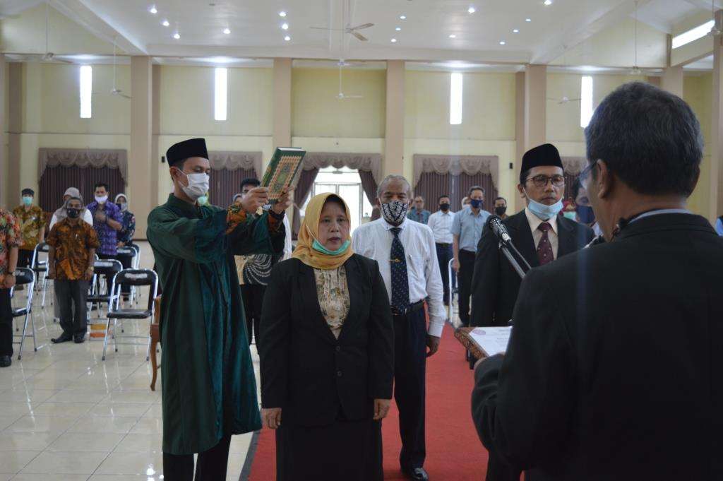 Selamat dan Sukses atas dilantiknya Dr. Ida Farida, S.H., M.H sebagai Wakil Rektor III dan Dr. Dadi, M.Si. sebagai Direktur Program Pascasarjana Masa Jabatan 2020-2024